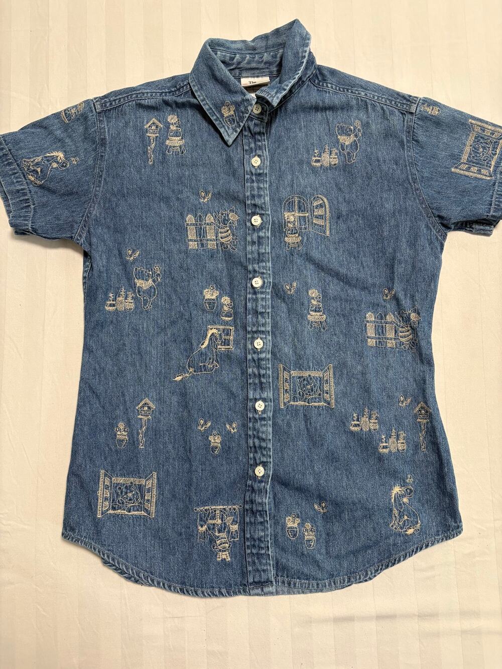 Vintage Disney Store Winnie The Pooh Embroidered Denim Button Up Shirt Small 90s